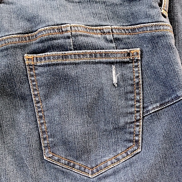 Torrid Destructed Bombshell Straight 16 X-Short - Picture 10 of 16